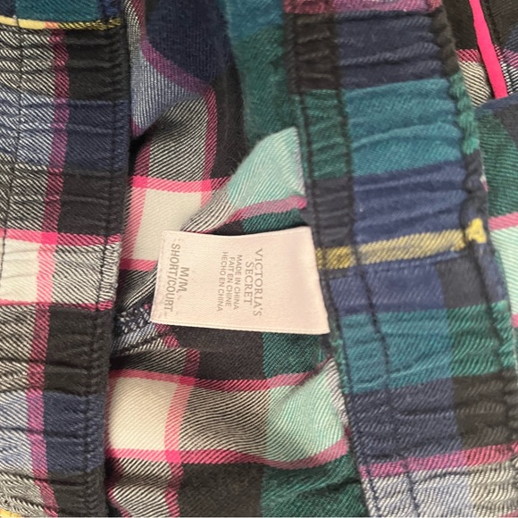 Victoria’s Secret pajama set medium short preowned - Picture 5 of 5